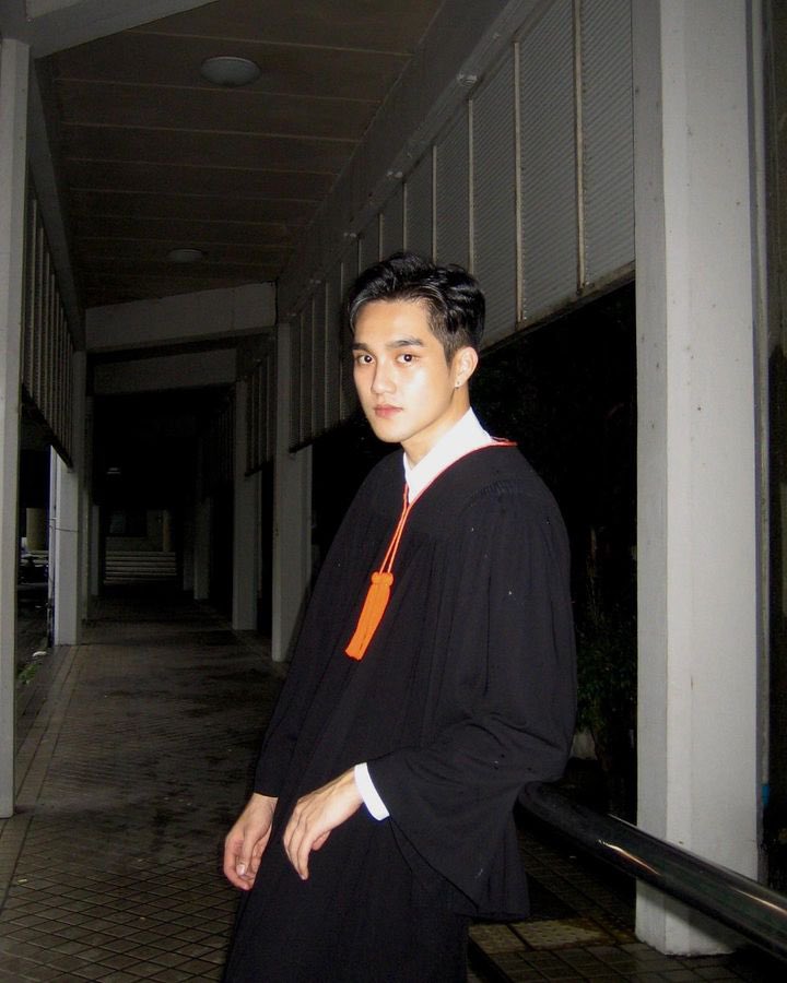 kusexyboy's tweet photo. “ขอเข้าไปอยู่ในใจพี่บัณฑิตได้ไหมคะ ?”
💚🧑🏻🎓🎊 #congratulations
-เฟิร์ส
IG : tmr_first
#เศรษฐศาสตร์ #บัณฑิต #KU78
#KUSEXYBOY #firstthammarat
#tmr_first #บัณฑิตหล่อบอกต่อด้วย
🎓 ซ้อมใหญ่ ส 7 ต.ค. | รับจริง จ 9 ต.ค. https://t.co/Ir6Mtlu5x9