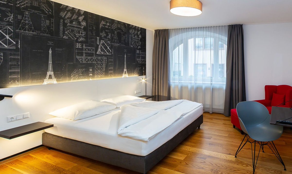 With a perfect mixture of vintage elements and a new contemporary style the hotel provides a very special touch to the heart of Obernburg.