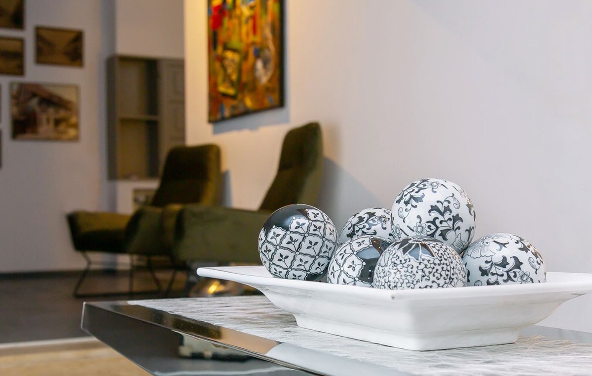 The 28 rooms of the lovingly restored village inn from 1633 the old historical charm as well as ultra-modern design merge.