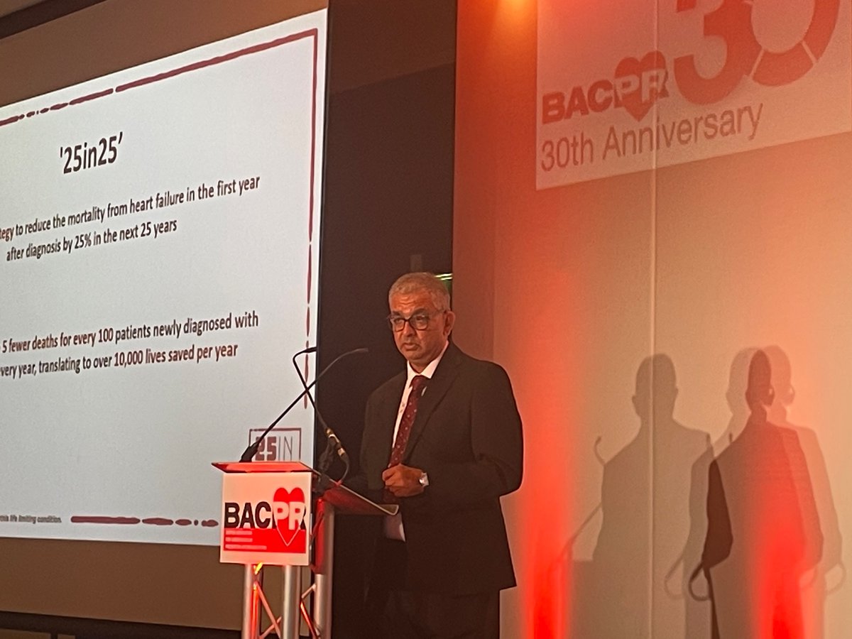 Professor Zaheer Yousef presenting the <a href="/BSHeartFailure/">British Society for Heart Failure #theFword</a> #25in25 strategy to colleagues at #BACPR2023 #Freedomfromfailure #Detecttheundetected