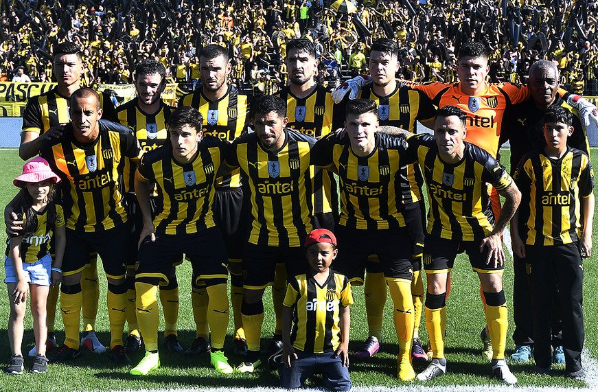 HistoriaCAP's tweet photo. 🗓️#UnDíaComoHoy de 2018 @OficialCAP vencía 2-1 a Defensor Sporting por el Torneo Clausura

🏟️Luis Franzini

⚽Lucas Viatri 82'
⚽Ignacio Lores 91'

⭐Se gana la anual dando vuelta el partido y posteriormente se consagra por 52° vez campeón uruguayo con victoria clásica https://t.co/cCfRTqx8oP