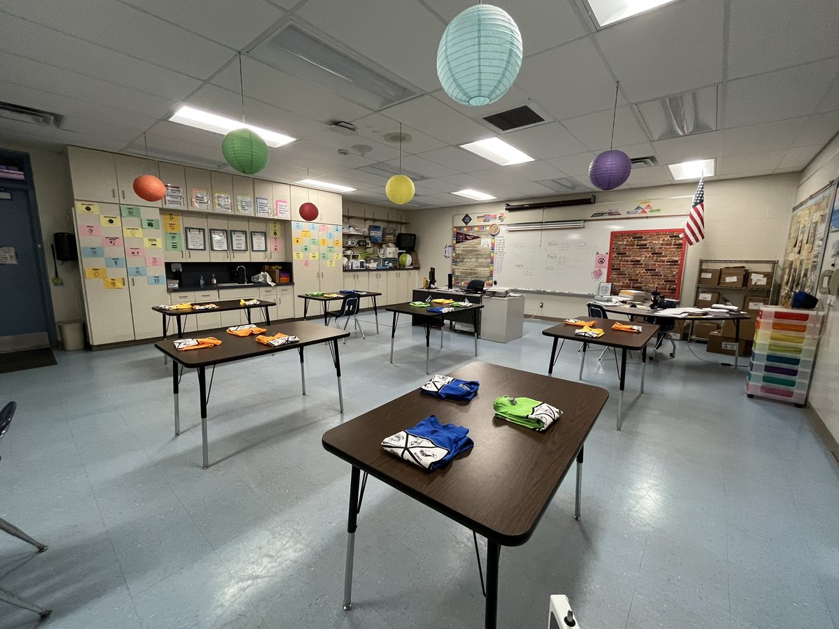 Mrs. Lake 🍎 tweet media