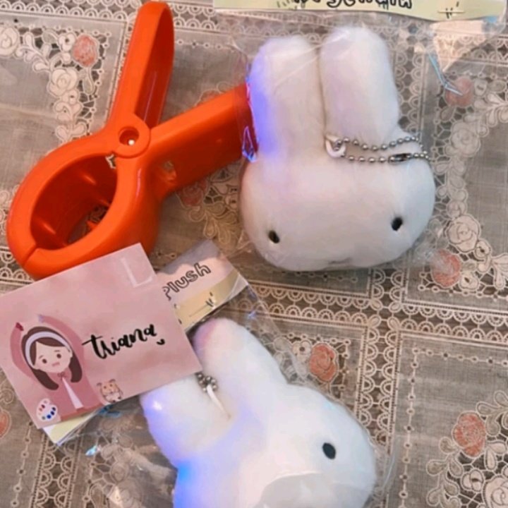 𝘀𝗵𝗼𝗽𝗲𝗲 𝗳𝗶𝗻𝗱𝘀! cute keychain

a thread