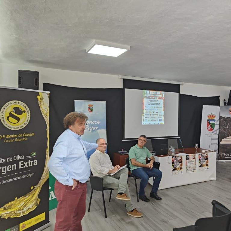 montesdegranada's tweet photo. La DOP Montes de Granada participa en la Feria Agroganadera de Zújar. ✨🫒

https://t.co/baeY7EbNJm https://t.co/XHZ8BGJejC