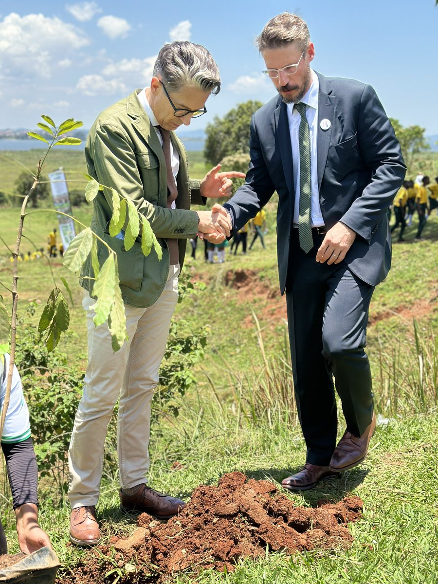 jean_gavalda's tweet image. I was pleased to represent @TotalEnergiesUG &amp;amp; Private Sector at the National Tree Planting Day 2023. Together with the Minister of @min_waterUg Hon. Sam Cheptoris, @EUinUG Ambassador @JanSadek &amp;amp; other entities, we planted a number of trees under the #RunningOutOfTrees campaign.