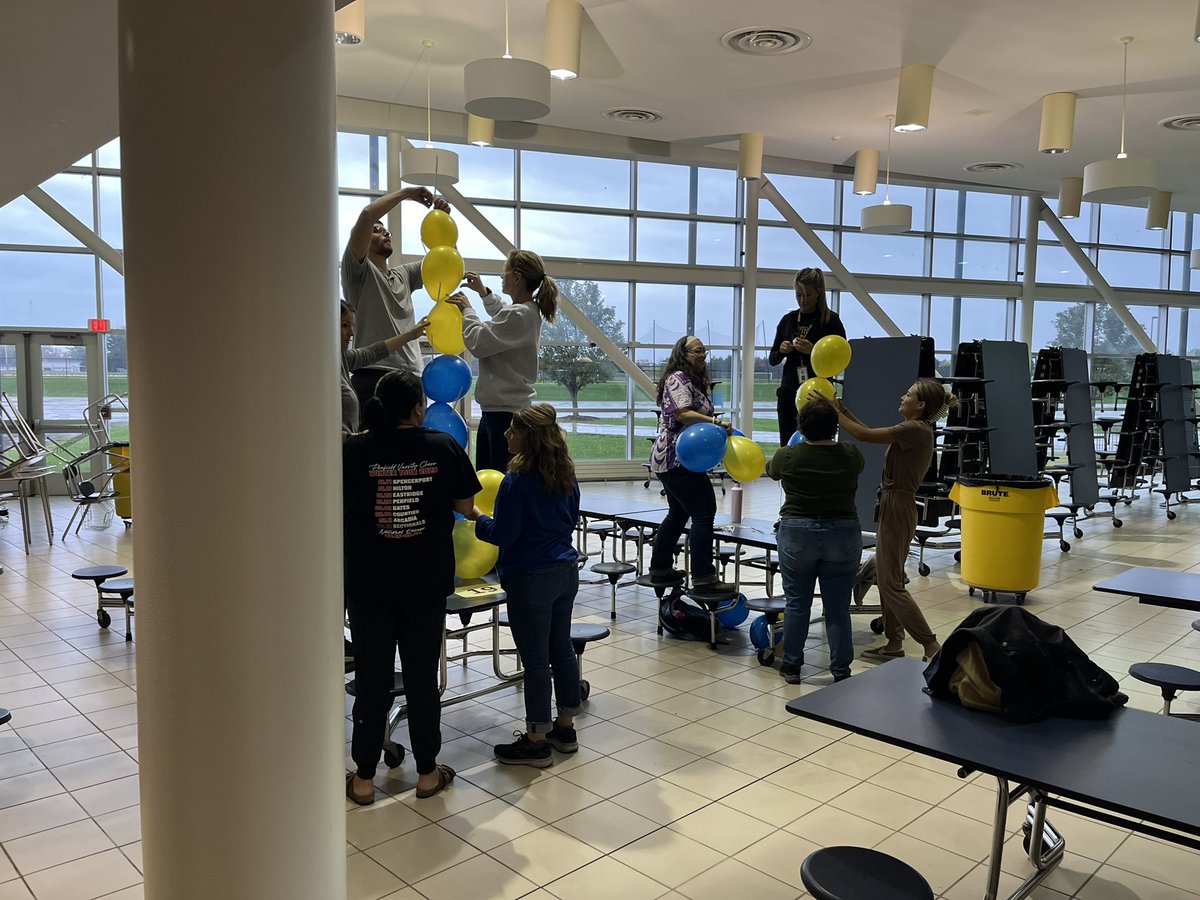 Ranger_Sports's tweet photo. Cosgrove Staff working together to create success! #TrustTower They are #LockedIn https://t.co/LSXaP2t1QA
