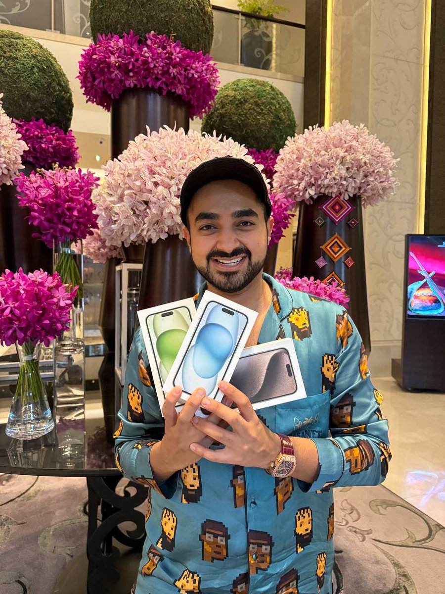 🔥📱 Mega iPhone 15 #GIVEAWAY Alert! 📱🔥

Tired of waiting in endless lines for the NEW #iPhone15? 

I just got a few and decided to giveaway one to my awesome community! 

Here's your golden ticket to WIN!

🎉 To Enter:

1️⃣ Follow @CryptoTheBoss
2️⃣ Follow @TheCasaNFT
3️⃣ Join