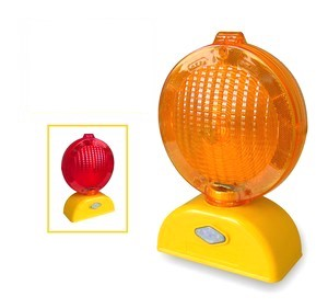 AkronSafetyLite's tweet photo. Keep your workers and the public safe at night with our barricade lights! Our lights are bright, durable, and easy to install.#barricadelights #worksitesafety #safetyfirst #construction #trafficsigns #warninglights #roadwork #safetygear #PPE #AkronSafetyLite https://t.co/fMRwijzdSB