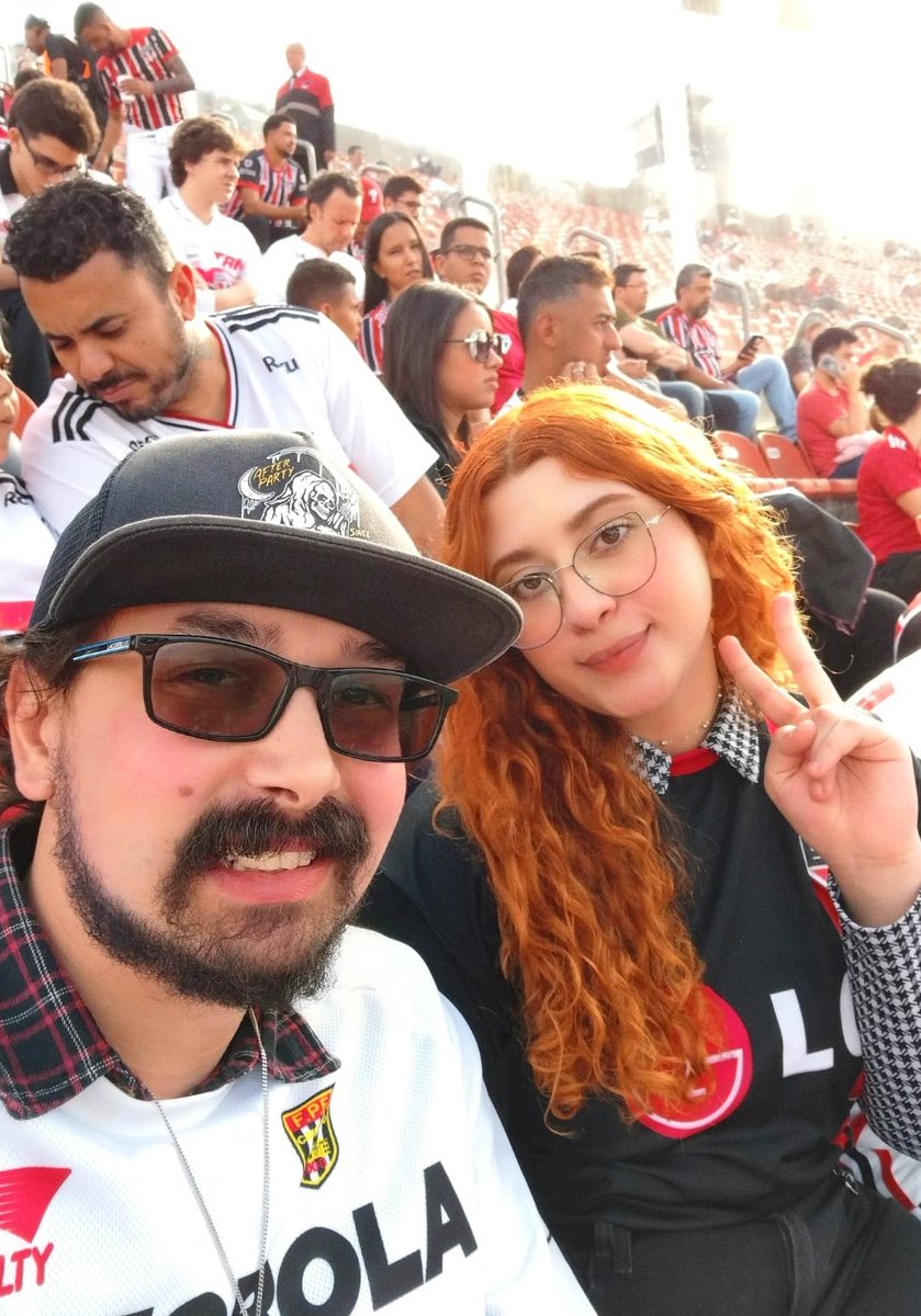 Ferremii's tweet photo. Primeira vez do gatinho no estádio.
Ganhamos de 4x0 pro Santos.
Esse dia foi sensacional. 🥹 https://t.co/5p75uDJtcr