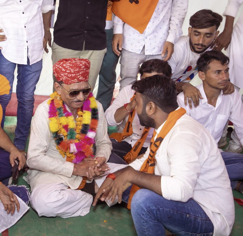 DeepakDewasi_'s tweet photo. भीनमाल विधायक श्री पुराराम जी चौधरी को जन्मदिन कि हार्दिक बधाई एवं शुभकामनाएं 
@Puraram_MLA https://t.co/lArm1v8u5w