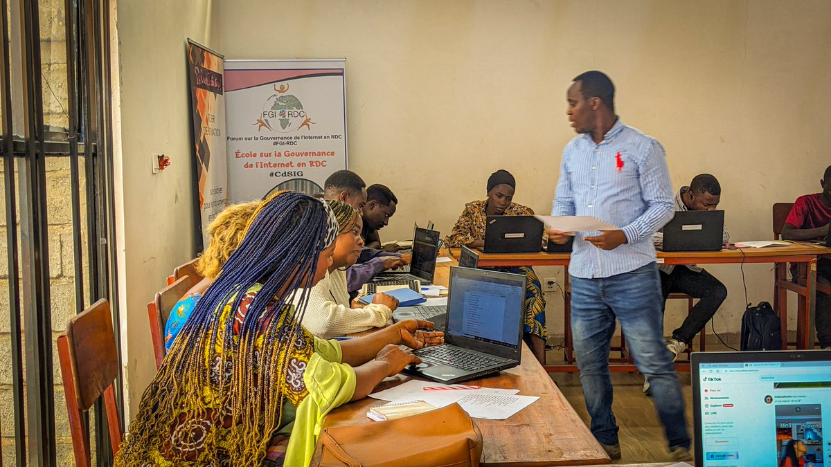 tech_elimu's tweet photo. C'est toujours un plaisir pour nous de revoir les nouvelles personnes passionnées en informatique dans nos locaux 😍
📍Début d'une nouvelle promotion en informatique de base. Ils sont ambitieux et notre formateur est prêt à les conduire.
Let go 💪
#ElimuTech https://t.co/3Z08cIteFk