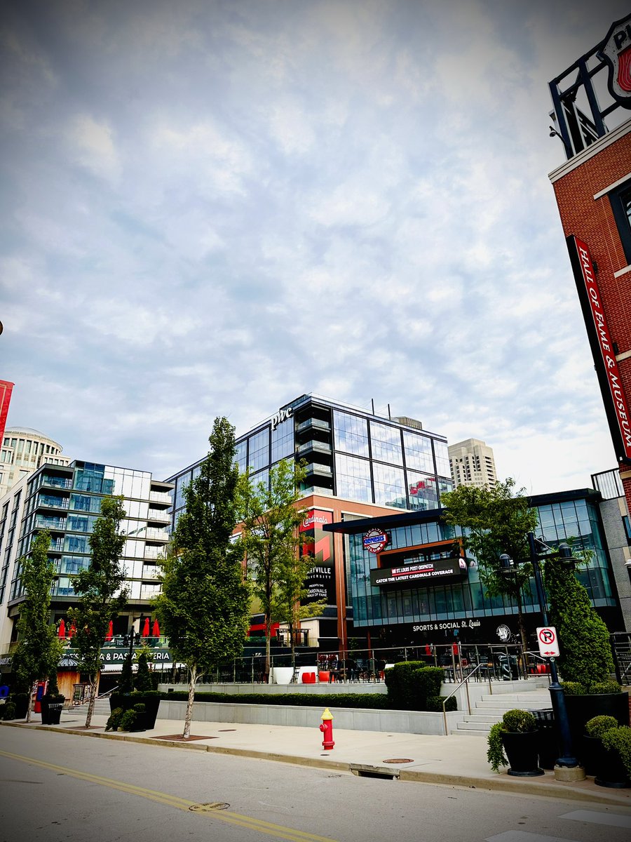 vintiga's tweet image. A St Louis Scene

#StLouisScene #Scene #DowntownScene #BallparkVillage #Downtown #DowntownStLouis #StLouis #WalkAbout #Outside #Photography #PhotographyIsArt #Filter #ColorPreset #ShotOniPhone #iPhone #iPhone14 #iPhone14Max