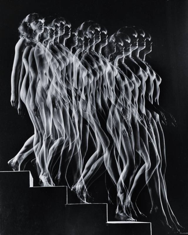 Gjon Mili Nu descendant l'escalier, 1949
