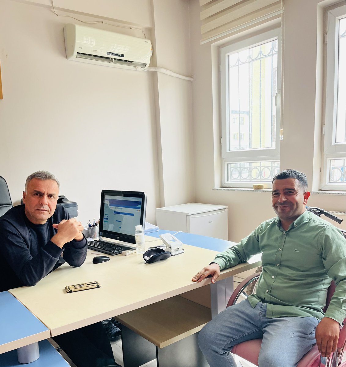 ABDÜLKADİR KONUKOĞLU FEN LİSESİ MÜDÜR YARDIMCISI MEHMET AYDIN BEYİ YERİNDE ZİYARET ETTİM.GÜZEL SOHBETLERİNDEN ÖTÜRÜ,GÖSTERMİŞ OLDUKLARI İLGİ VE ALAKALARINDAN DOLAYI DEĞERLİ MÜDÜRÜME ÇOK TEŞEKKÜR EDİYORUM..