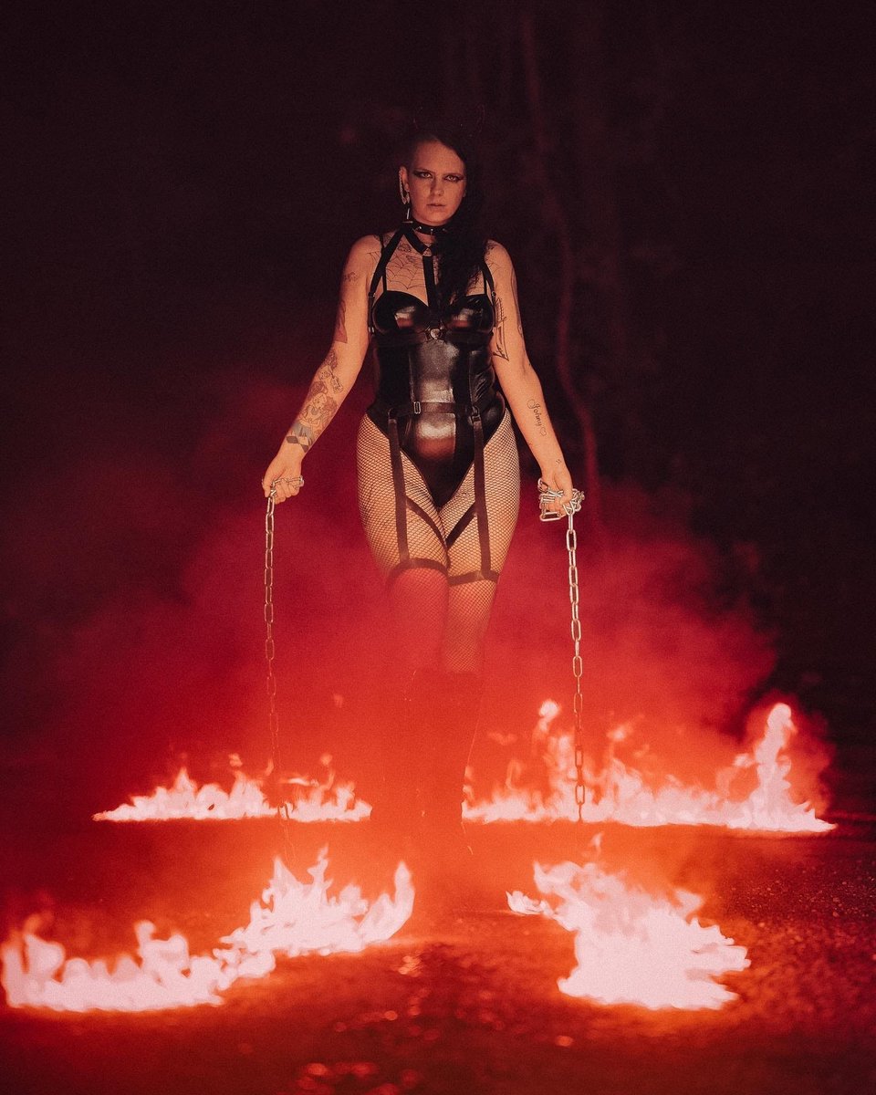 Mrs666suicide tweet media