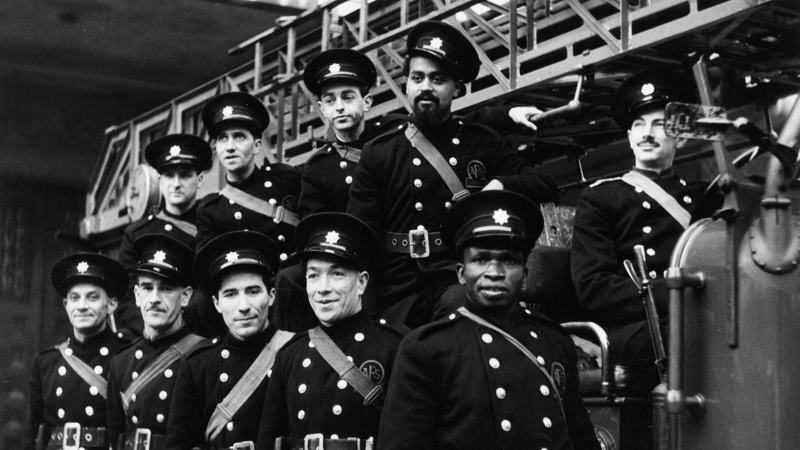 Black ‘front liners’ and fire service personnel during the London Blitz by Stephen Bourne london-fire.gov.uk/museum/london-…