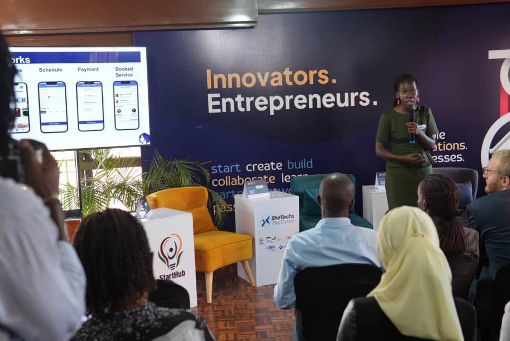 Brenda Tugume is the founder of Esoptron salon which is a platform that enables women to request and get beauty services at the comfort of their homes😌
#SheTechsTheFuture
@giz_uganda 
@sequa_gGmbH 
@StartHubAfrica