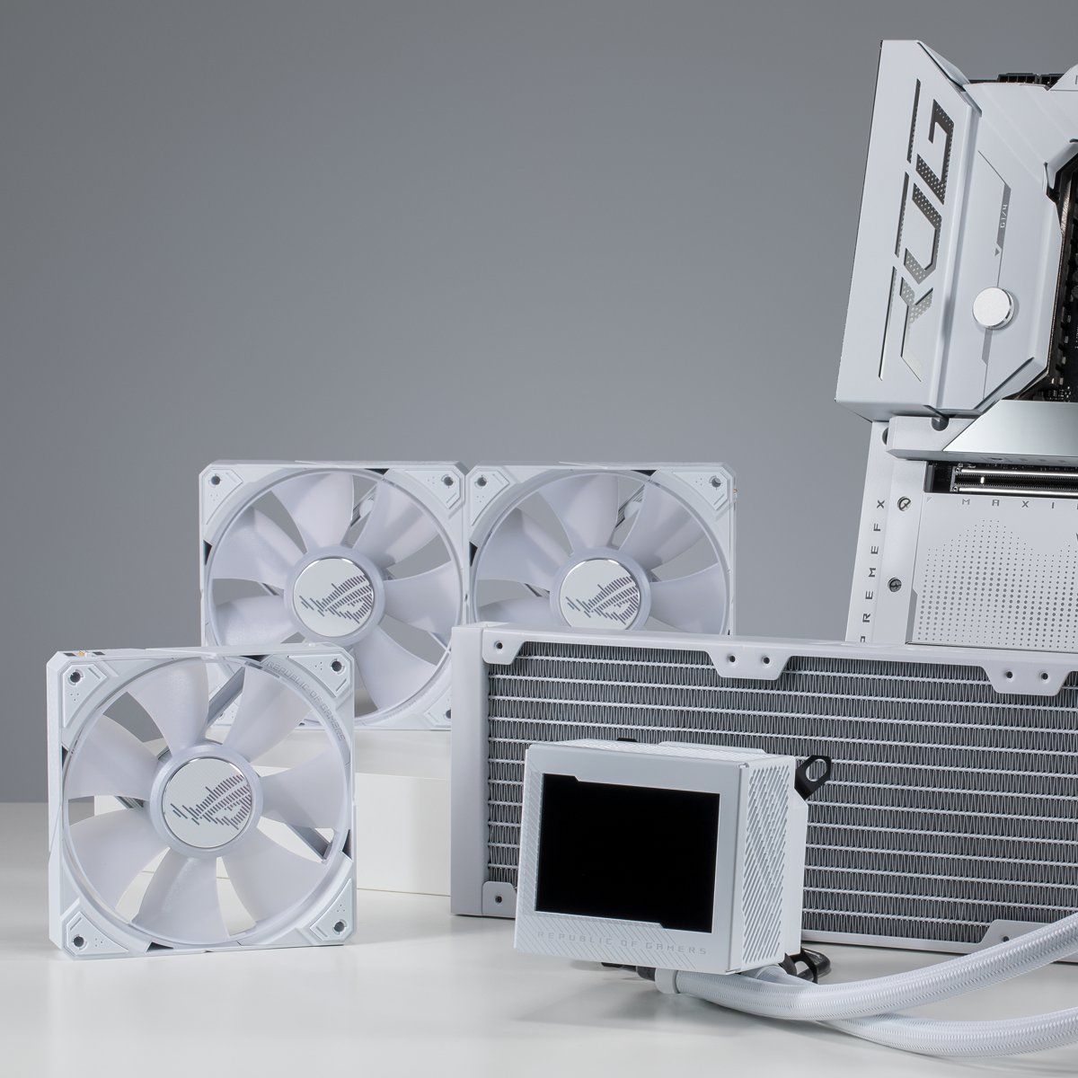 ASUS_ROGUK's tweet photo. Seen our ROG Ryujin III 360 ARGB in its white armour?

Enjoy powerful cooling performance when paired with the upcoming white Z790 mobo — perfect for taming the🔥from #IntelNextGenProcessor! https://t.co/5XRVevCpXS