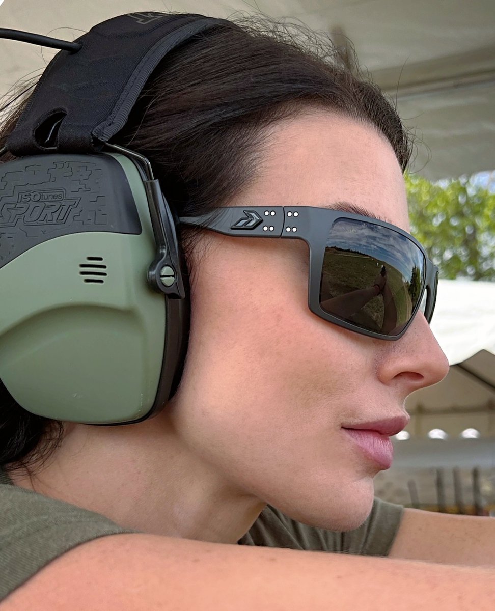 gatorzeyewear's tweet photo. Our Limited Edition Springfield Gray sunglasses are crafted for those who never miss their mark. 🎯
🔗 - https://t.co/2WXR1Nt8jQ
#GATORZeyewear #GATORZ #AmericanMade #Tactical #Sunglasses #Safety #Eyewear #SpringfieldArmory #DefendYourLegacy #Gray #Gear #Essentials #Training https://t.co/j2nOzappZq