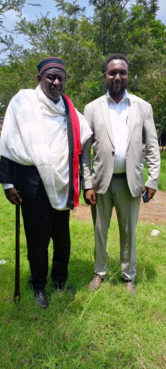 KelilAnwarA's tweet photo. Baga Waaqni Ayyaana Irreechaatiin nu gahe!
እንኳን ለእሬቻ በዓል አደረሳችሁ! አደረሰን! 
Happy Irreechaa to all Ethiopians!
With the FRM Abba Gadaa of Tulema Oromo, Negese Negewo https://t.co/ANLUYSzl0i