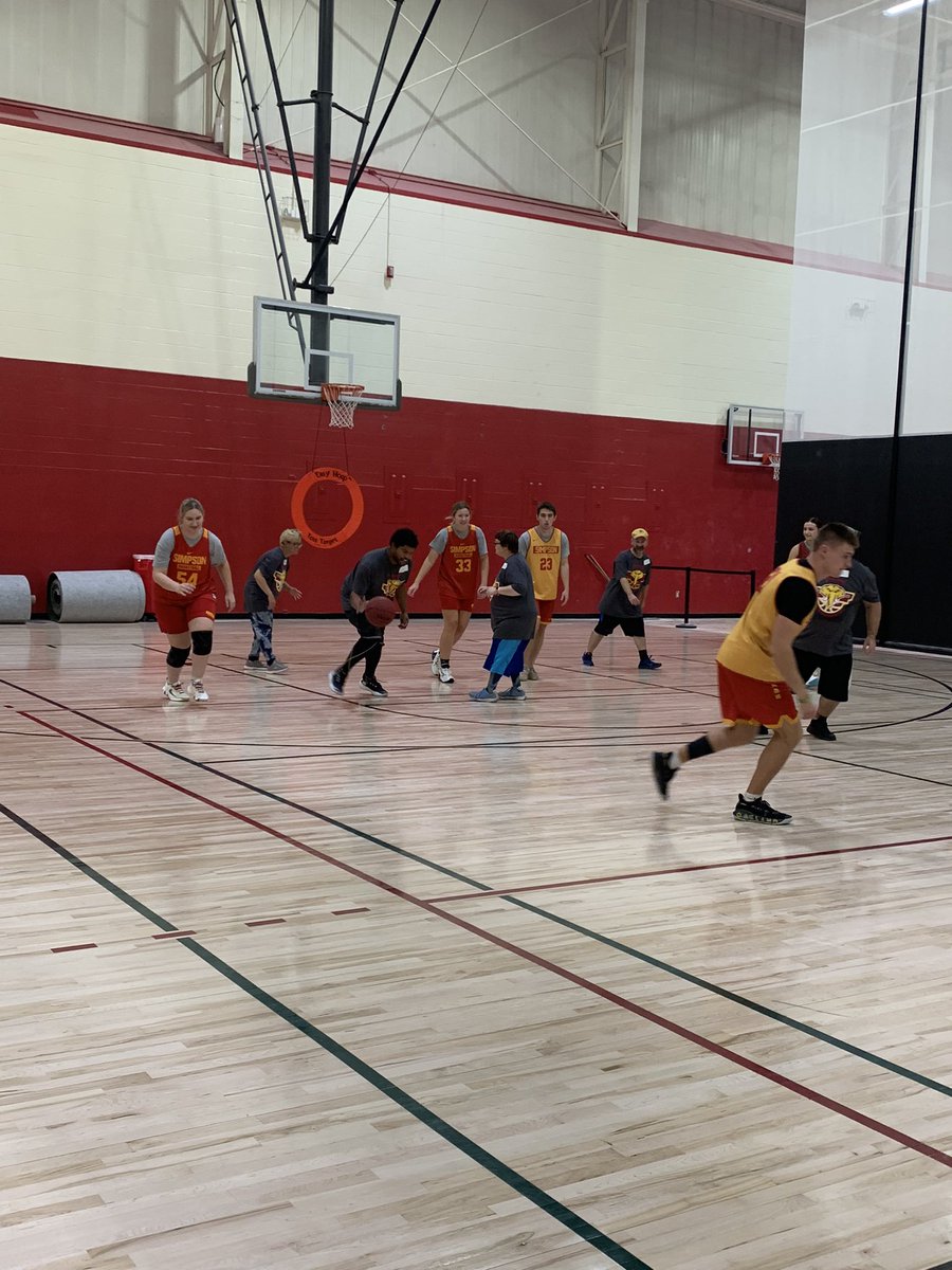 SCStorm_WBB's tweet photo. We had a blast last night teaming up with @SCStorm_MBB at the Alley-oop with Special Olympics!#TEAMSimpson https://t.co/oqV6vTNHhg