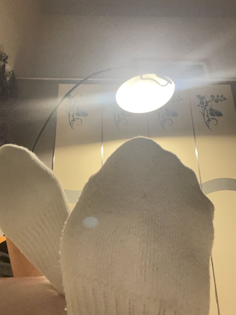 在线等一个骚m来跪舔白袜。
 #白袜体育生 #白袜 #骚m #男m #体育生1s #脏白袜 #成都约炮 #成都体育生