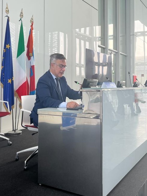 MOTORESANITA's tweet photo. Alessandro Stecco,  Presidente IV Commissione Sanità, Regione Piemonte modera l'evento di oggi.

#regionepiemonte #motoresanità #sanità @Neurorad70 @steccoale https://t.co/zin1zBxWzw
