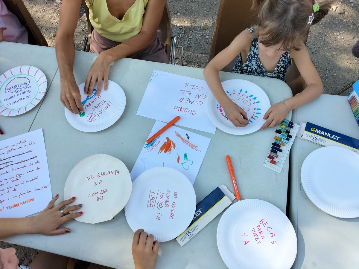 Los mismos que niegan las becas de comedor a la infancia son los antiabortistas provida. Derecho sólo a nacer, a alimentarse y a una educación digna ya NO. No tenéis vergüenza. #BECASYA
