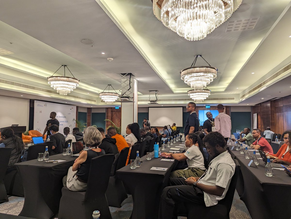 enthusiastDev's tweet image. #SSACommunitySummit23
Day 1 was great.
We had great speakers sharing insights and knowledge to foster innovation, creativity, resilience.
@googledevs
