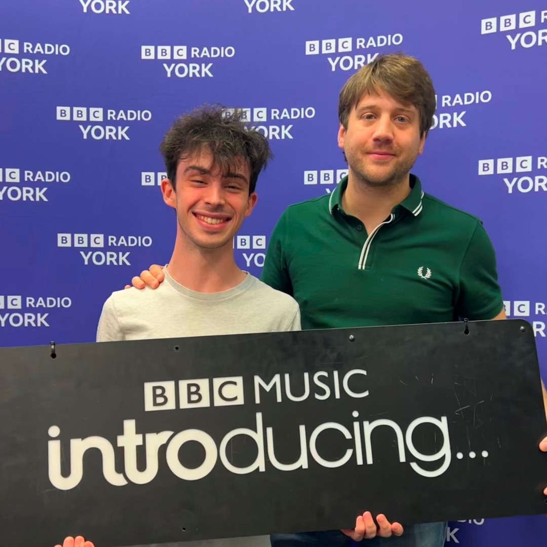 Two sessions for the price of one tonight.. cash back! Chuffed to have @wrn_jacobs and Slowfade Observatory on the show @BBCYork And a jam-packed playlist ft @CoyleGirelli @the_palava @HowlandHum @SarahSmout2 @BullTheBand @formerhero_ @CourtneyHadwin + many more.