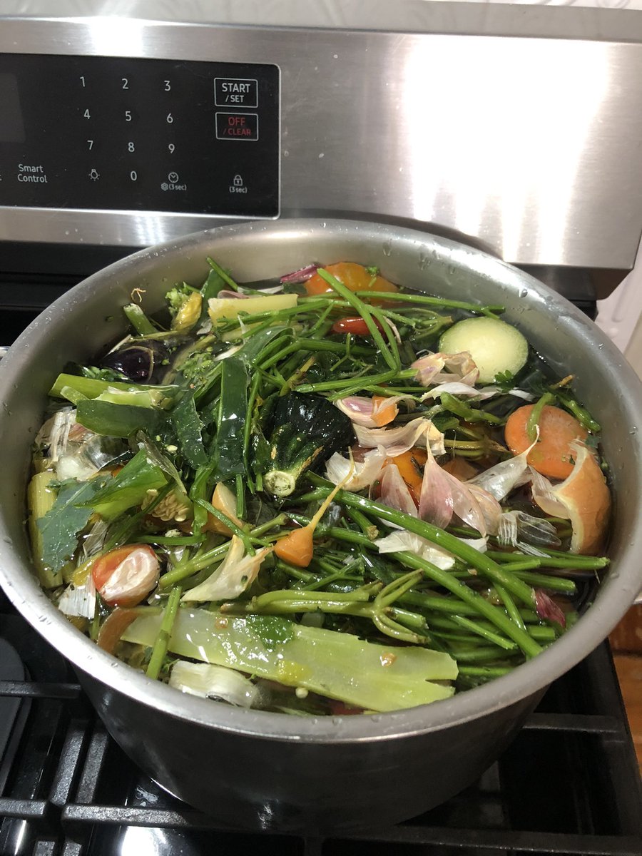 OaknThyme's tweet photo. Vegetable broth cooking down today. Getting ready for autumn soups! 🌱🥣 #cooking #slowfood #cookyourown https://t.co/iInkRnbNfh
