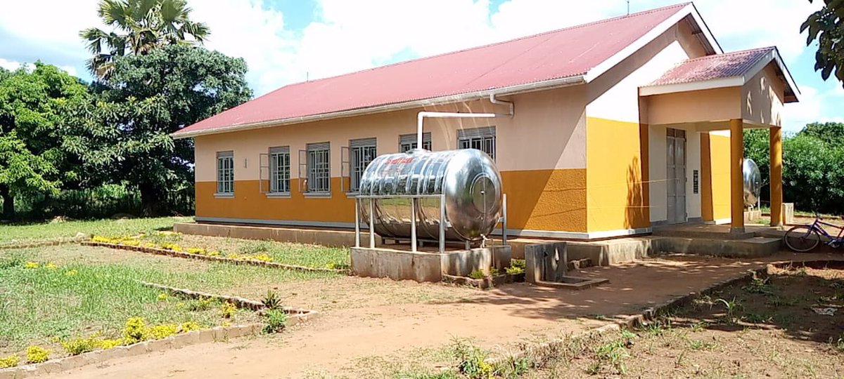 .@OPMUganda's DRDIP also constructed a Library at Kuru Secondary School in Yumbe district. The social services infrastructure component of the project has had huge impact in schools, health centers, water sector, roads and bridges.