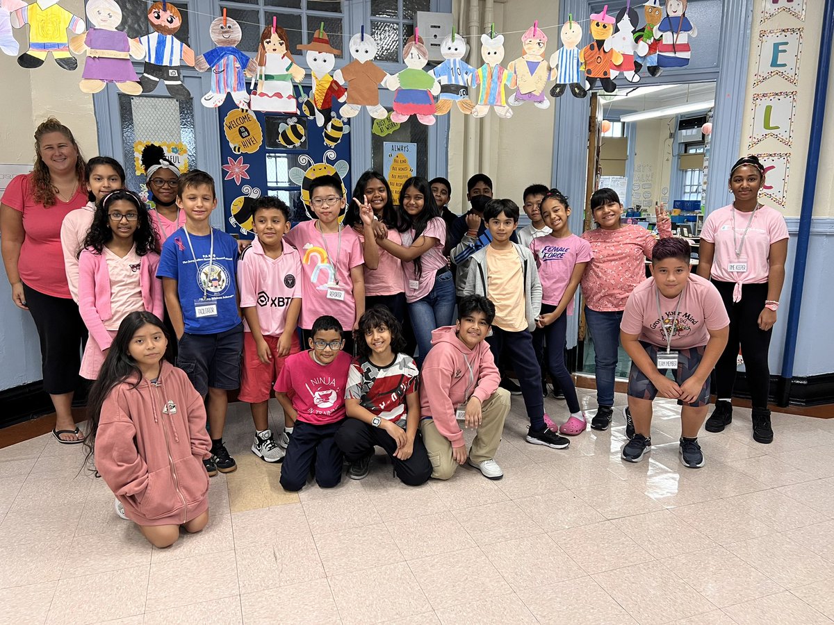 Class 503 @PS66JKO raised money in support of #BreastCancerAwarenessMonth we had a great ribbon bagel breakfast thank you to @FamilyBagels for helping us!