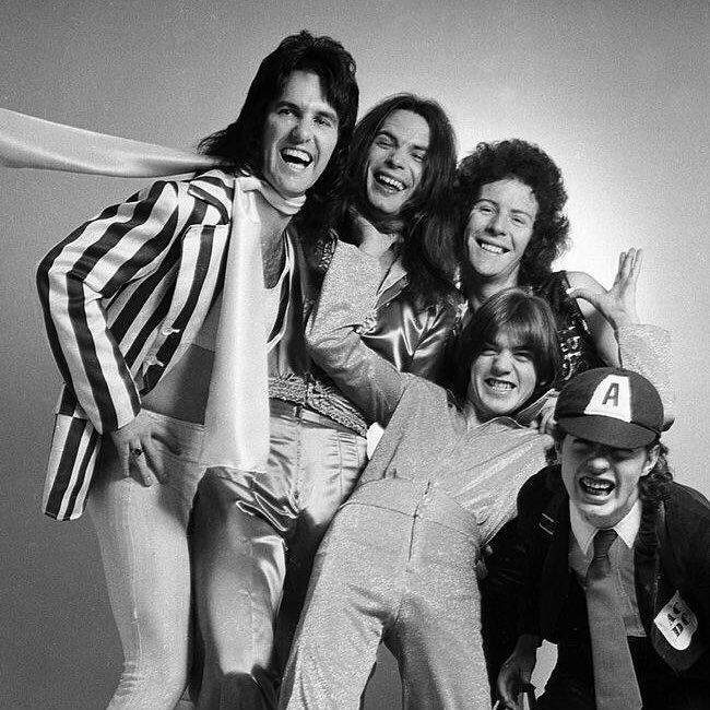 AC/DC'nin kurucusu ve solisti olan Dave Evans, 50. Yıl özel konser serisinin Türkiye'deki ilk ayağını 20 Ekim'de İstanbul'da gerçekleştirecek.