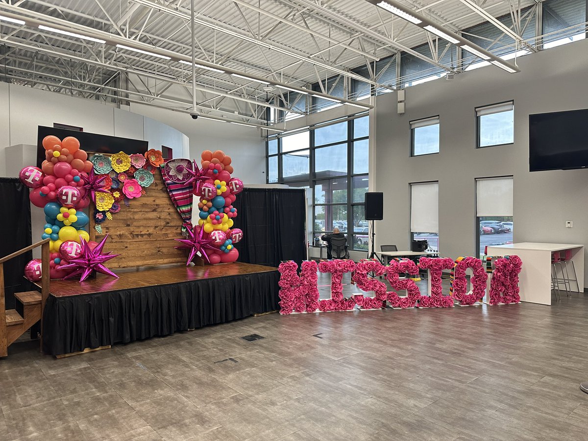 ChrisShepard001's tweet photo. Get ready to witness an exciting gathering as our #Awesome Mission Team eagerly awaits the arrival of our Consumer President @JonFreier Let’s make it an unforgettable experience! 🎉#MissionTeam #ConsumerPresident @MikeMagenta1 @Aejaz_H @tjtscgkt @m_wan4life https://t.co/E9L7rtNlJ7