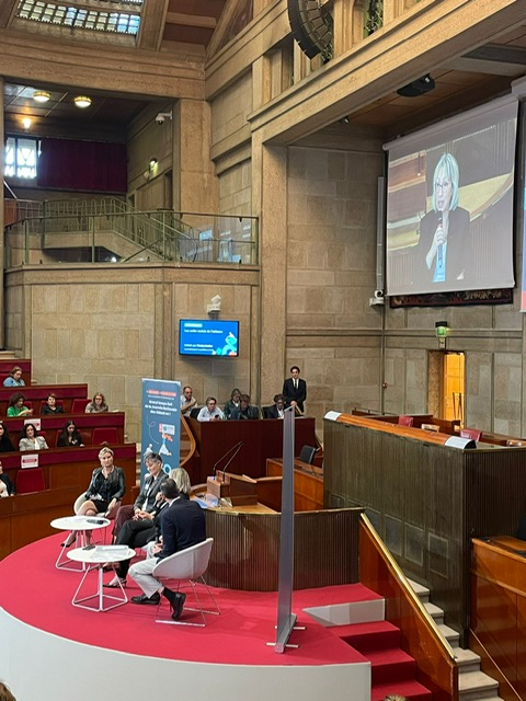 OCIRP's tweet photo. OCIRP
@OCIRP @ClubLanglois @CESE
#Aidants #Autonomie
📢 #JNA2023 "#SalariésAidants : Table ronde N1 « Les coûts cachés de l’aidance » par Marie-Anne Montchamp, DGP #OCIRP
📈 📊Observatoire 2023 #OCIRP/#VIAVOICE, nos premiers chiffres disponibles sur https://t.co/iW9GdkVnMM ! https://t.co/ECfWZzoOKZ