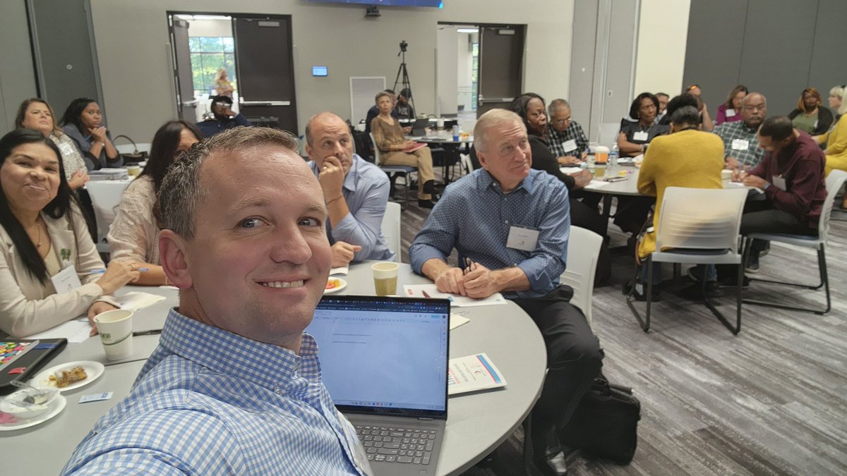 darrellstetler2's tweet photo. Listening to John Maxwell today with @RodneyRPayne #live2lead https://t.co/riCSTJqPif