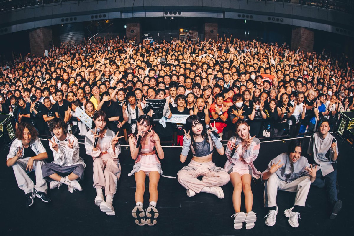 F7wo8s2WEAALAyj?format=jpg&name=medium