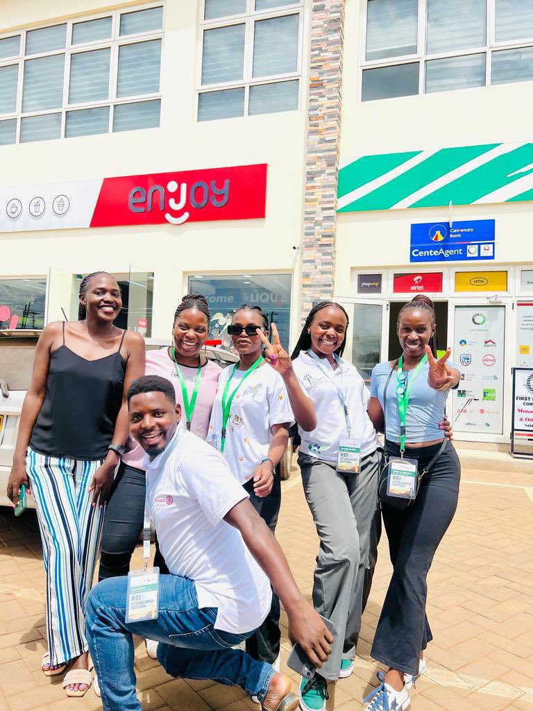 racbunga's tweet photo. #TULiOutside๐ #Vibesetters Delegates excited and set for Day one of Rotaract Earth Initiative in Ntungamo๐ณ๐
#REINtungamo
#CreateHopeintheWorld https://t.co/4tXgPMndIJ