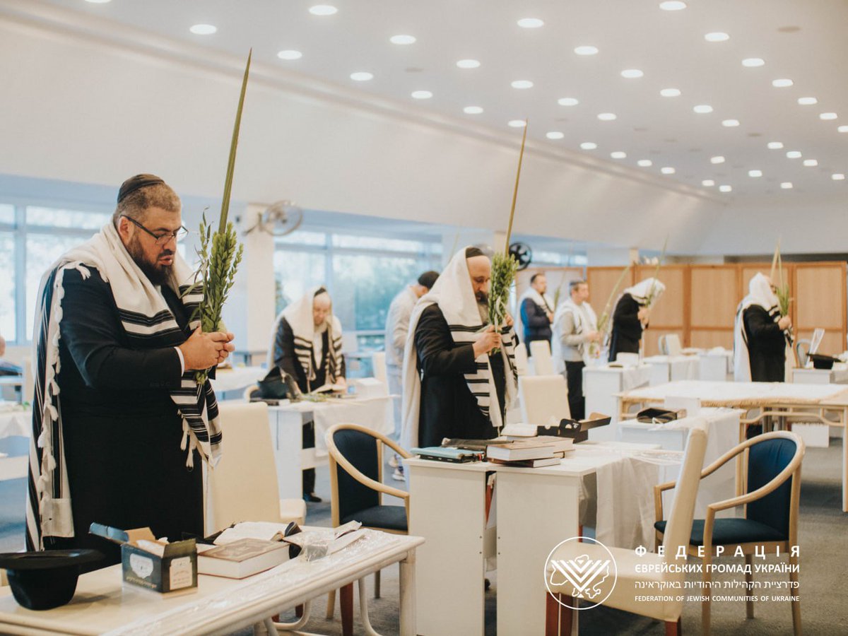 FJCU's tweet photo. #Sukkot is a holiday that reminds us of the importance of community and recalls the ancient history of the Jewish people.This year's celebration was particularly inspiring in #Machne_Chabad in #Hungary, founded by the joint efforts of the #FJCU, #EMIH and the Hungarian government https://t.co/3CRJQptAwi
