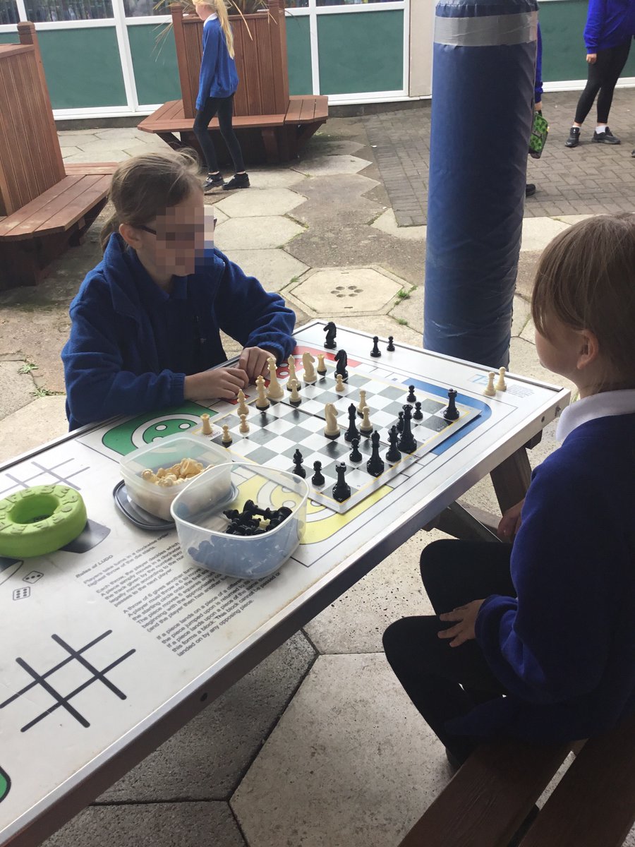 LeysFarm's tweet photo. Some more children enjoying the activities on offer at lunchtime. #LFJSPSHE #LFJSPE https://t.co/16lmlFi7hE