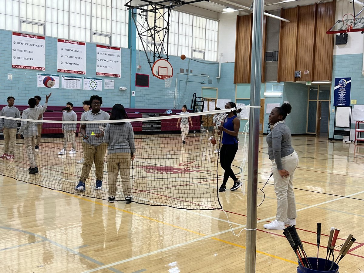 FrumkinWMS's tweet photo. Rewarding our Stellar 7th graders with an open gym incentive. #MakeSchoolFun @WoodlawnMS @RArchelus @DanaQuainoo https://t.co/bZMIsPFnF8