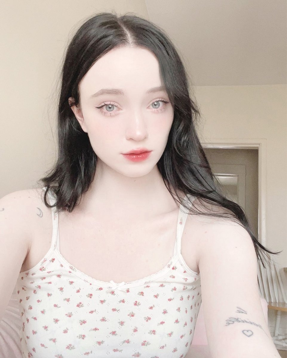 gingerdollet's tweet photo. ͏ㅤㅤ
 ͏ㅤ ͏ㅤ             the   lil   princess   woke   up 
ㅤㅤㅤㅤㅤㅤvery   wet     ८ ̥݁. ̝.̥݁ 𑁬𐙚                                   
͏ㅤ https://t.co/TcsxMGiqgF