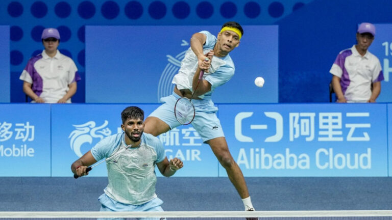 SportsgramIndia's tweet photo. What a dominating performance! 🇮🇳🏸

Satwik/Chirag are into finals after beating Malaysian pair Soh/Chia 21-17 21-12!

#AsianGames | #Badminton | #issbaar100par
