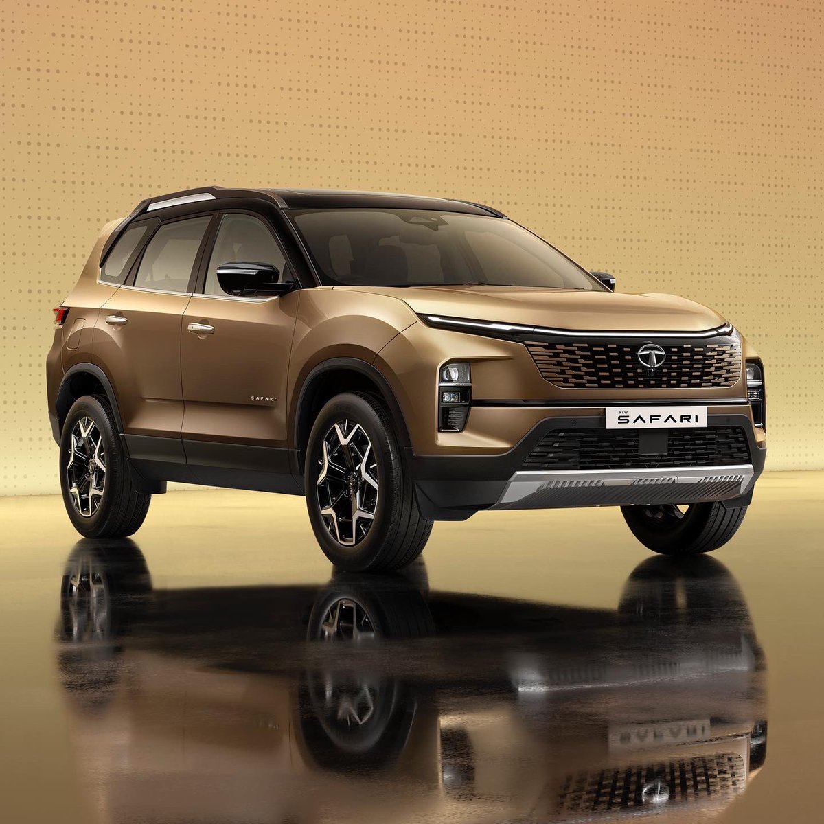 BenGracias's tweet photo. The Tata Safari and Harrier facelifts have been revealed. Highlights are a more distinctive, aggressive face and new minimalistic dashboard. Both continue to be powered by a 170PS 2.0-litre motor. Stay tuned for more as we will be driving them both next week! https://t.co/WXv69V0oWG
