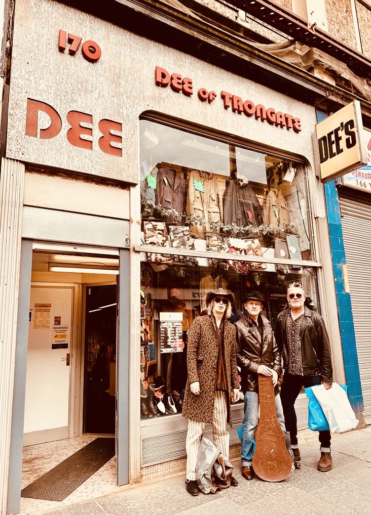 The Waterboys...proud to shop at the amazing Dee's mod clothing store on Glasgow's Trongate.