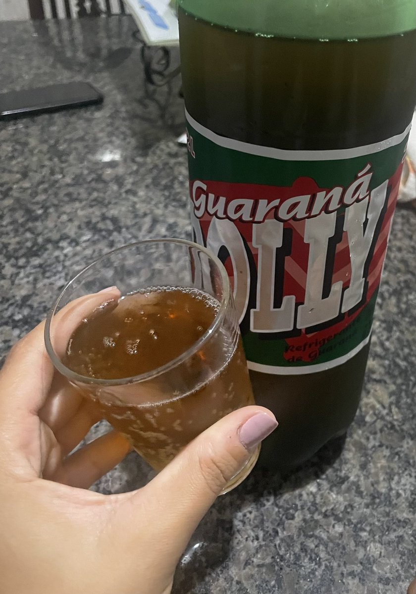 spalloma's tweet photo. Finalmente Dolly Guaraná o sabor Brasileiro, o motivo de eu estar no Brasil. Obrigada Deus. https://t.co/YJLBxiUb6W