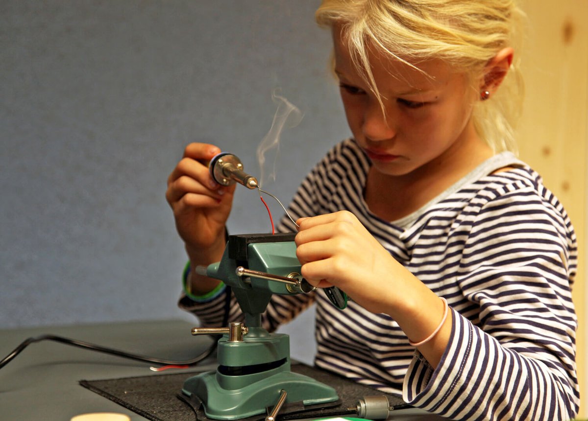 🍂🤖 #Herbstferien|spaß bei der #CodeWeek #Bremen im #UniversumBremen am 17.-19. Oktober 2023! Für 12-16-Jährige, kostenlos. Anmeldung bis 10. Okt. 2023: bildung@universum-bremen.de. 
Mehr: universum-bremen.de/loeten-und-tue…
<a href="/CodeWeekGermany/">Code Week Germany</a>