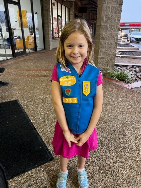 Thank you <a href="/VanderbiltU/">Vanderbilt University</a>'s WISE (Women in Science and Engineering) for coming to Eakin to teach our Eakin Girl Scouts how to make lava lamps!

@EakinPTO  #EakinProud