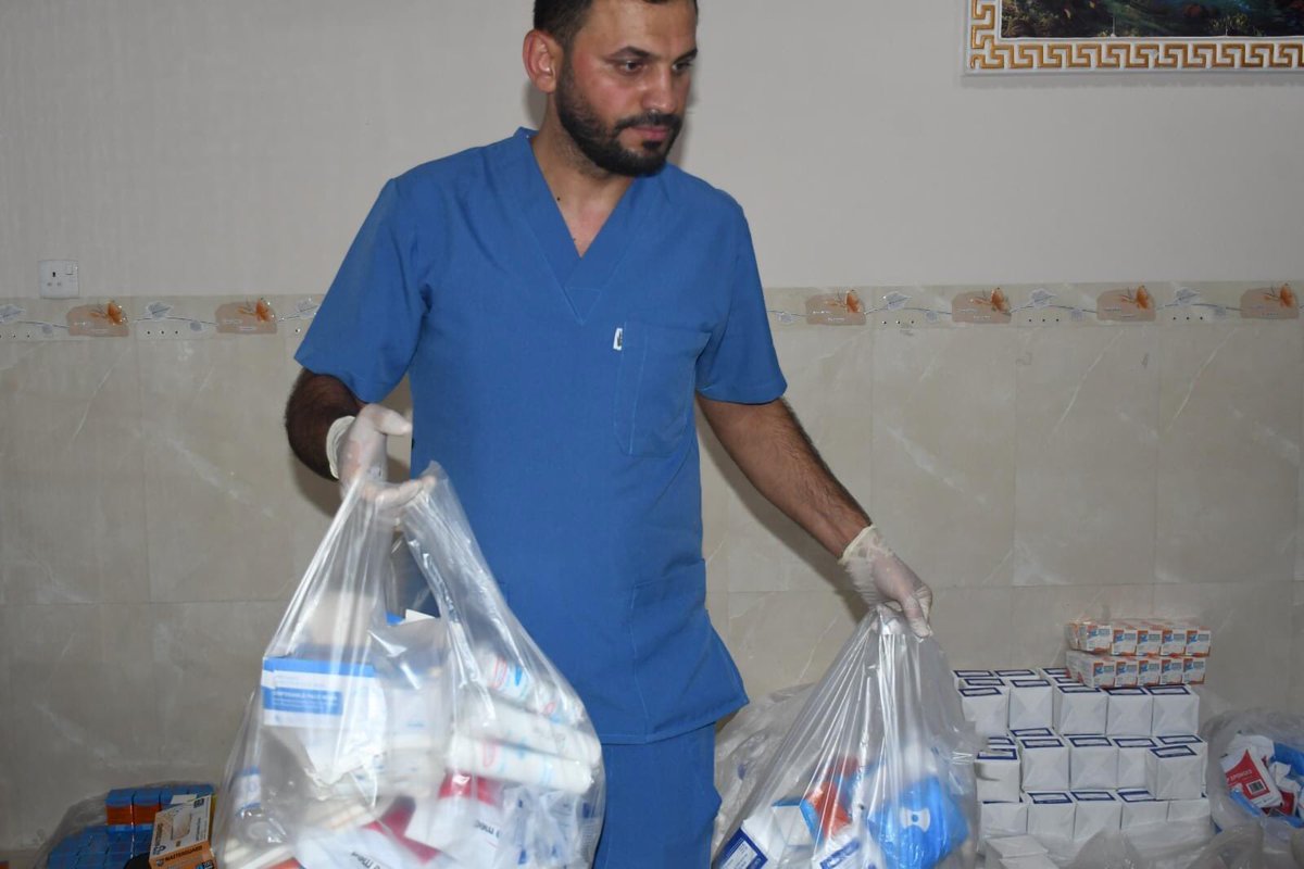 SCross_Schlomo's tweet photo. Every day our team sets out to help those injured in the wedding #fire with medical supplies. Often the listening ear proves to be more healing than the bag of medicine. Each visit is made along with medical personnel, ensuring proper explanation of wound care.

#baghdede #iraq https://t.co/7RhpSjBjmu
